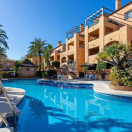 Apartment Spacious In Oasis Riviera Malaga