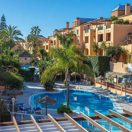 Spacious In Oasis Riviera Apartment